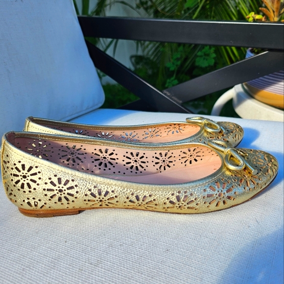 Kate Spade Walsy laser cut Gold leather ballerina flats, sz 8 Perfect - Picture 3 of 15